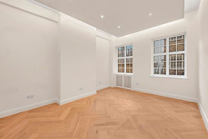1 Bedroom Flat To Rent In Goodwood Court, - Devonshire Street, W1W