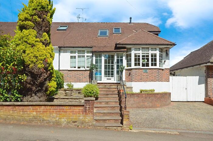 3 Bedroom Bungalow For Sale In Green Lane, St. Albans, AL3