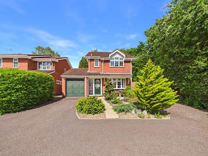 4 Bedroom Detached House For Sale In Low Fold Close, Worcester, Worcestershire, WR2
