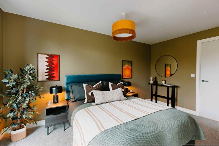 2 Bedroom Apartment To Rent In Loudon's Yard, Inkwell Place Birmingham, B16