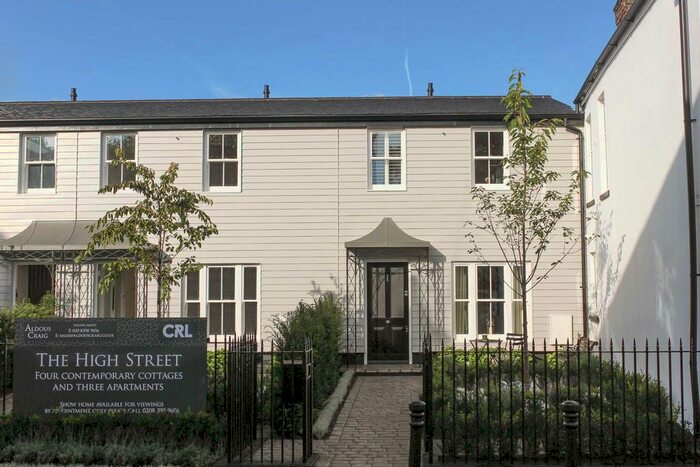 2 Bedroom Cottage To Rent In High Street, Thames Ditton, KT7