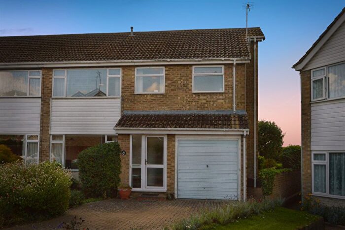 4 Bedroom Semi Detached House For Sale In Gorricks, Stony Stratford, Milton Keynes, MK11