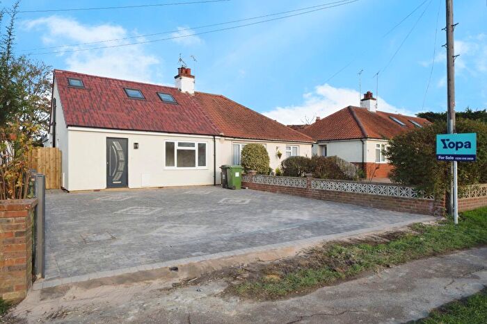 3 Bedroom Semi-Detached Bungalow For Sale In By Pass Road, Leatherhead, KT22