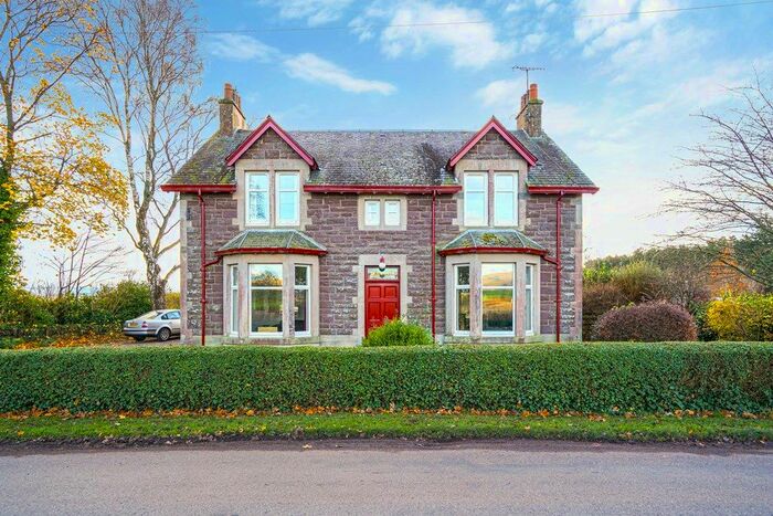 5 Bedroom Detached House For Sale In Highlandman, Crieff PH7