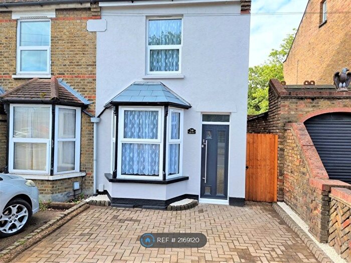 2 Bedroom Semi-Detached House To Rent In High Street, Hornchurch, RM12