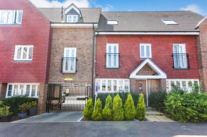 4 Bedroom Terraced House For Sale In Beatrice Square, Tadworth, Surrey, KT20