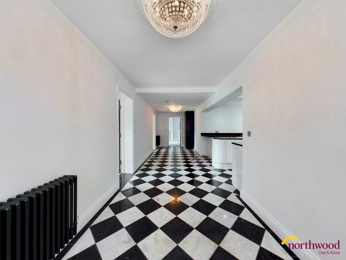 2 Bedroom Flat To Rent In Granville Road, Eastbourne, BN20