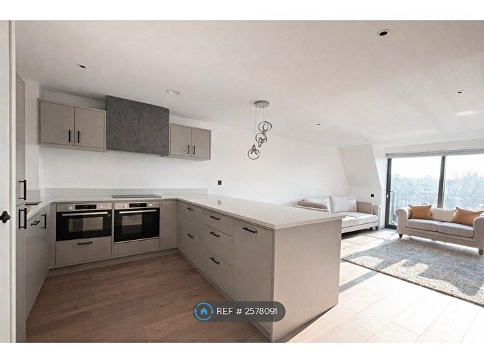 2 Bedroom Flat To Rent In Swaker Yard, Borehamwood, WD6