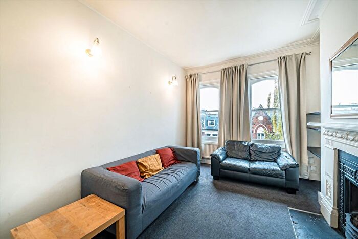 2 Bedroom Flat To Rent In Atherfold Road, Clapham, SW9