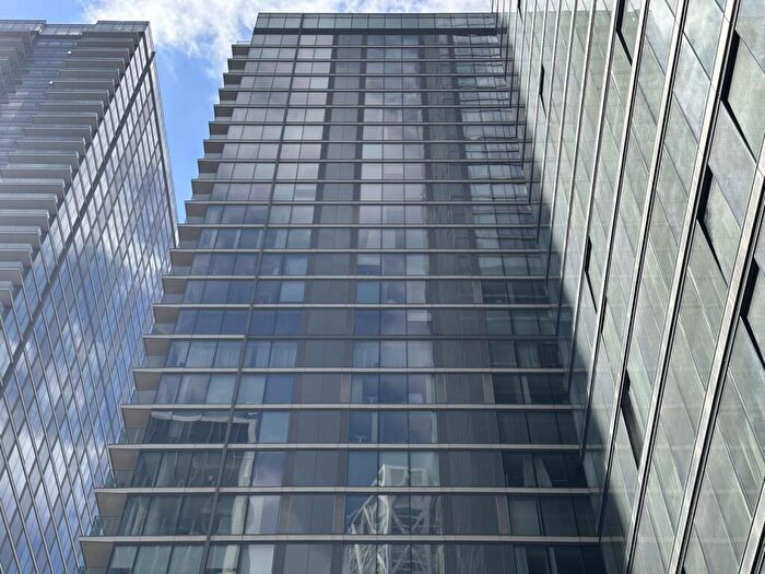 1 Bedroom Flat To Rent In Landmark West Tower, Marsh Wall, Tower Hamlets, London, E14