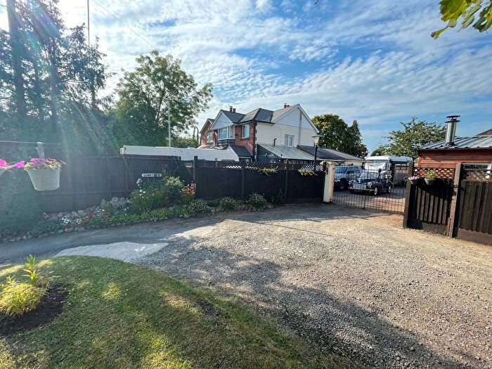 3 Bedroom Bungalow For Sale In Bransford, Worcester, Worcestershire, WR6