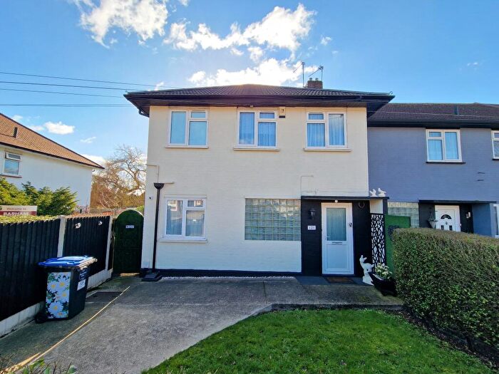 3 Bedroom End Of Terrace House For Sale In Chaplin Road, Wembley, HA0