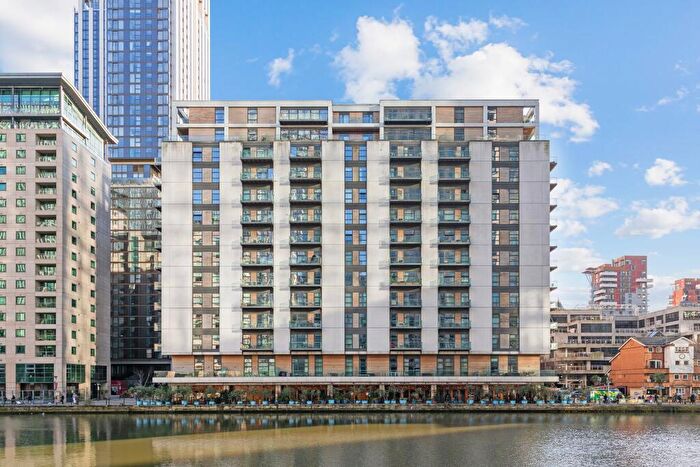 1 Bedroom Apartment For Sale In Discovery Dock Apartments West, South Quay Square, London, E14