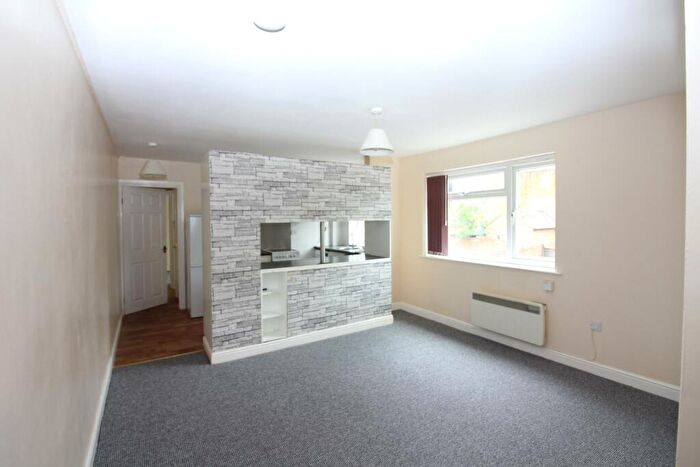 1 Bedroom Flat To Rent In South Street, Banbury, OX16