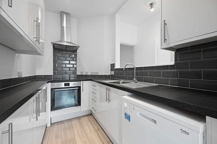 2 Bedroom Flat To Rent In Cricklewood Broadway, London, NW2