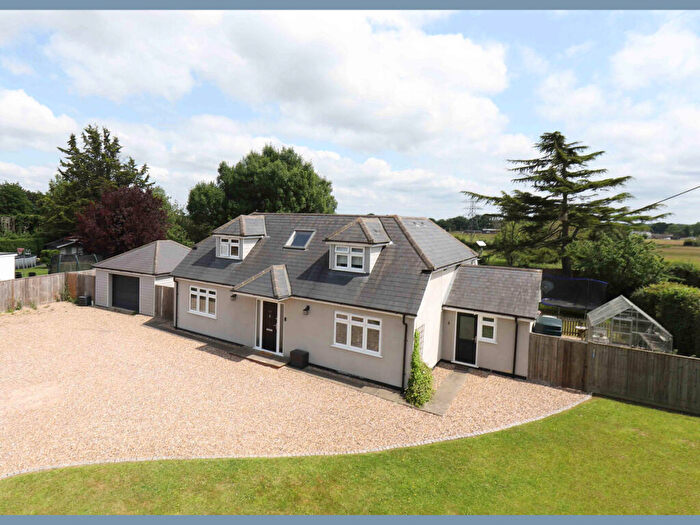 4 Bedroom Detached House For Sale In Ascot Road, Holyport, SL6