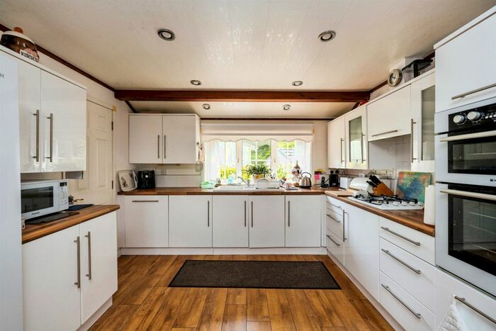 2 Bedroom Mobile/park Home For Sale In Neath Road, Bryncoch, Neath, SA10