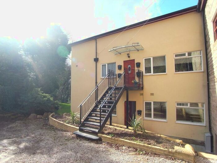 2 Bedroom Flat To Rent In Woodleigh Hall Mews, Rawdon, Leeds, West Yorkshire, Uk, LS19