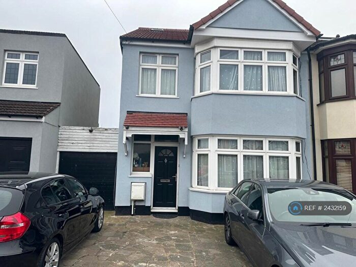 4 Bedroom Semi-Detached House To Rent In Cecil Avenue, Hornchurch, RM11