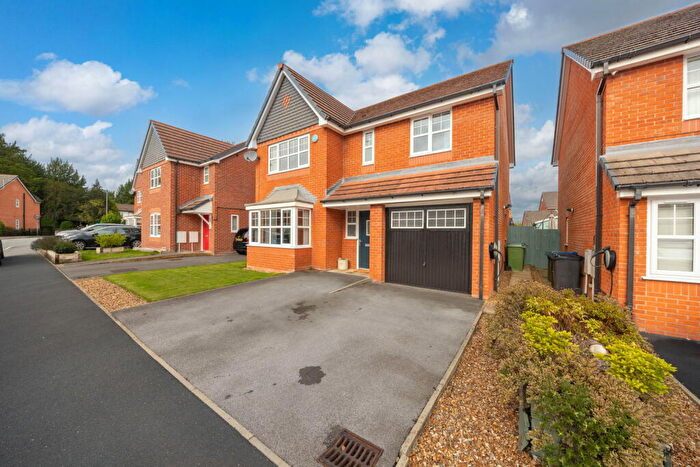 4 Bedroom Detached House For Sale In Lark Hill, Tyldesley, Manchester, M29
