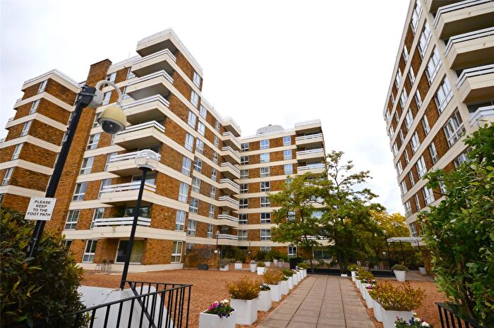 1 Bedroom Flat To Rent In March Court, Warwick Drive, Putney, SW15