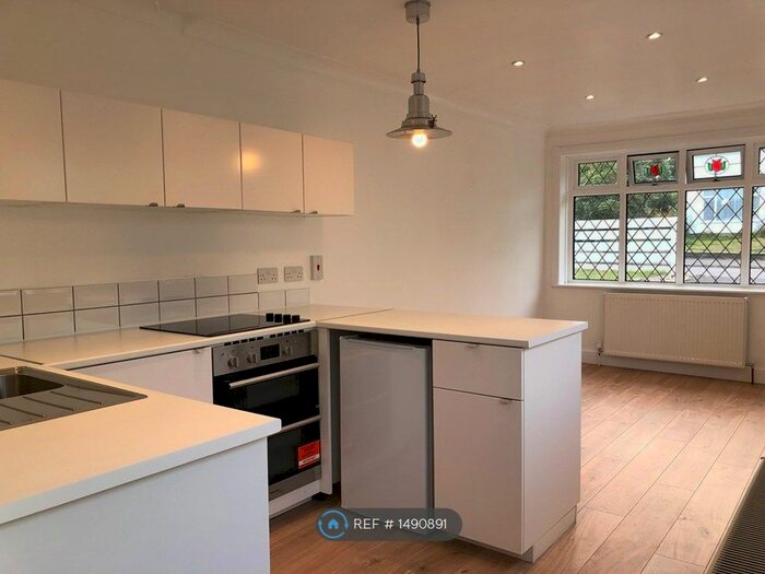 Studio To Rent In Middlehill Drive, Wimborne, BH21