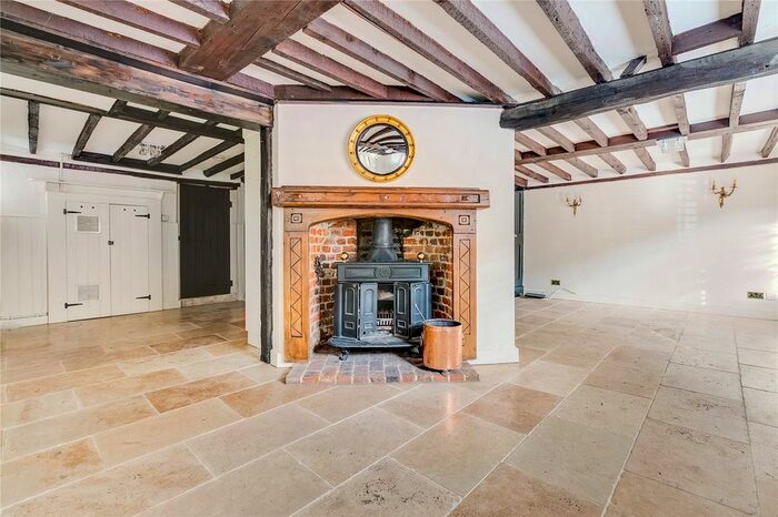 4 Bedroom Detached House To Rent In High Street, Thames Ditton, Surrey, KT7