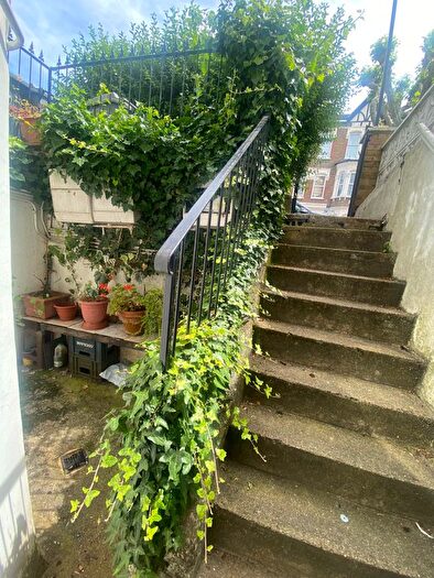 Studio To Rent In Burton Road, London, NW6