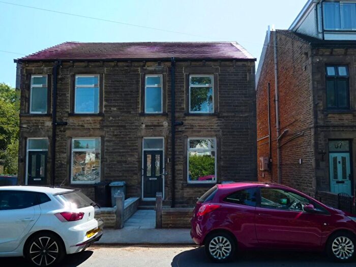 2 Bedroom Semi-Detached House To Rent In Street Lane, Gildersome, Leeds, LS27