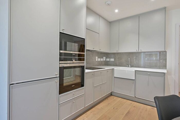 1 Bedroom Flat To Rent In Upper Richmond Road, East Putney, London, SW15