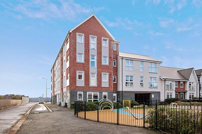 2 Bedroom Flat For Sale In Jefferson Avenue, Poole, BH15