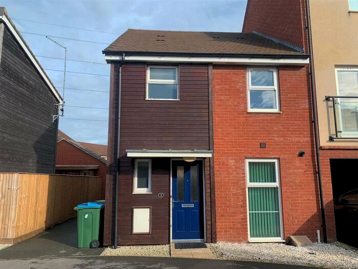 3 Bedroom House To Rent In Upende, Aylesbury, HP18