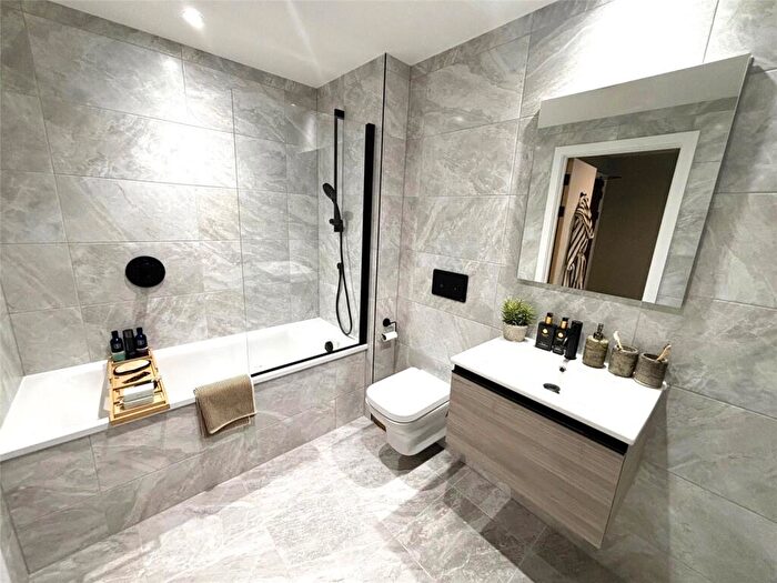 2 Bedroom Apartment To Rent In One Eastside, Jennens Road, Birmingham, West Midlands, B4
