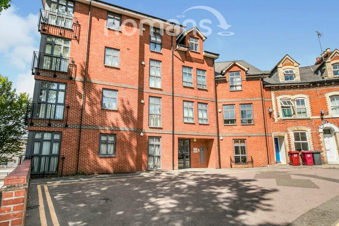 2 Bedroom Apartment To Rent In Tanfields, Reading, RG1