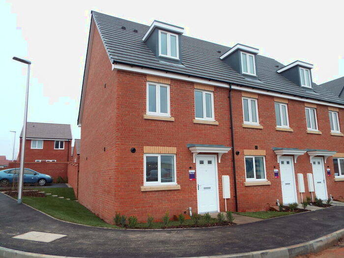 3 Bedroom End Of Terrace House To Rent In Curiosity Close, CV21