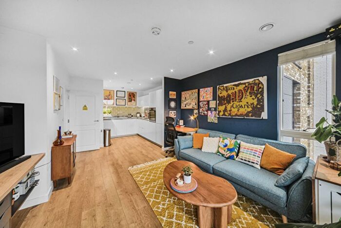 1 Bedroom Flat For Sale In Chorley Court, Lansbury Square, Madeira Street, Poplar, London, E14