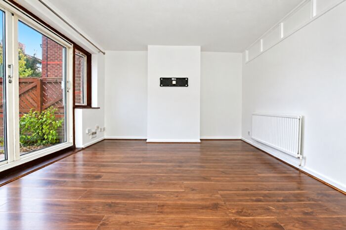 3 Bedroom Ground Maisonette To Rent In Drew Road, London, E16