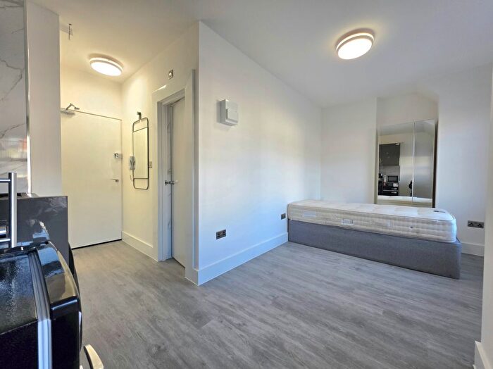 Studio To Rent In Lime Hill Road, Tunbridge Wells, Kent, TN1