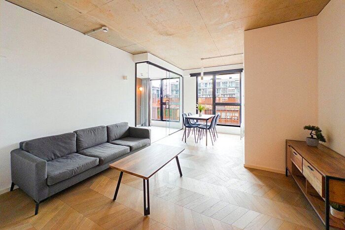 2 Bedroom Apartment To Rent In Spinners Way, Castlefield, Mancheser, M15