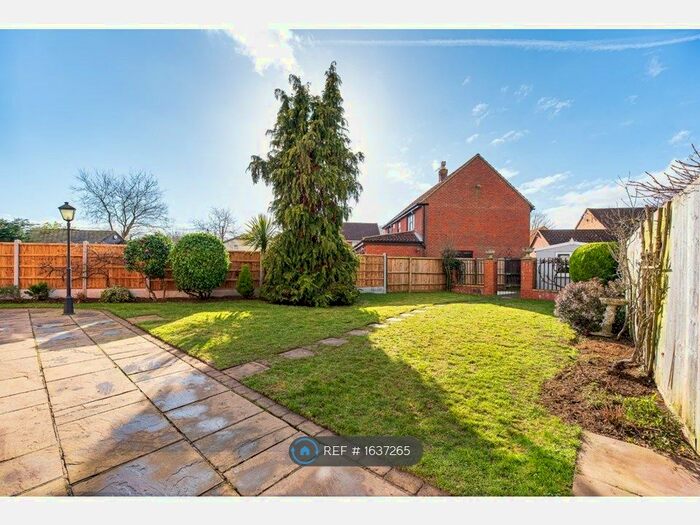 4 Bedroom Detached House To Rent In Moorescroft, Kelvedon Hatch, Brentwood, CM15