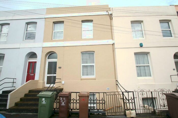 1 Bedroom Flat To Rent In Bayswater Road, PL1