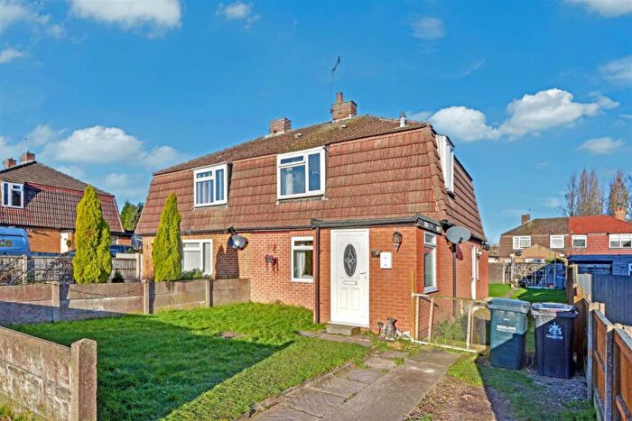 3 Bedroom Semi-Detached House For Sale In Newman Road, Calverton, Nottingham, NG14