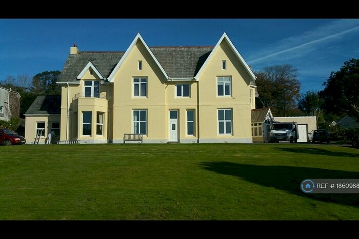 2 Bedroom Flat To Rent In Tremena Road, St Austell, PL25