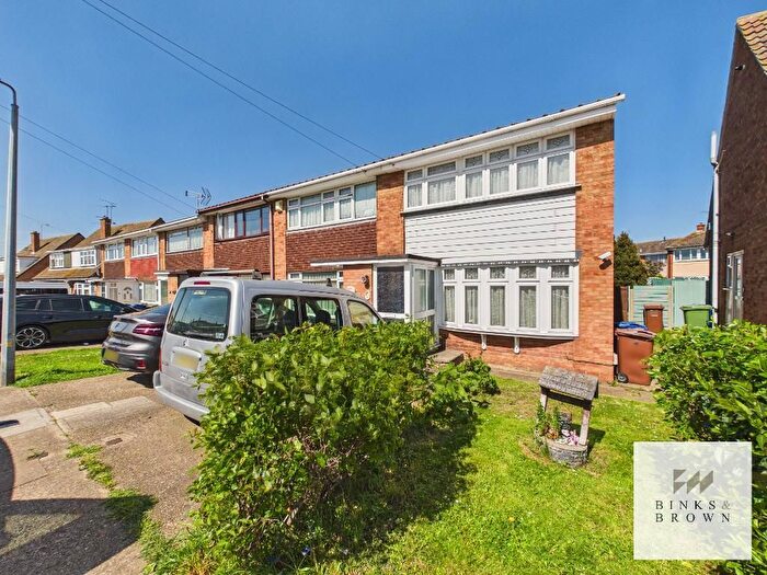 4 Bedroom End Of Terrace House For Sale In Gardner Avenue, Stanford Le Hope, Essex, SS17