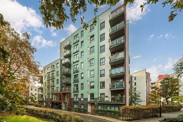 2 Bedroom Flat For Sale In All Saints Road, Acton, W3