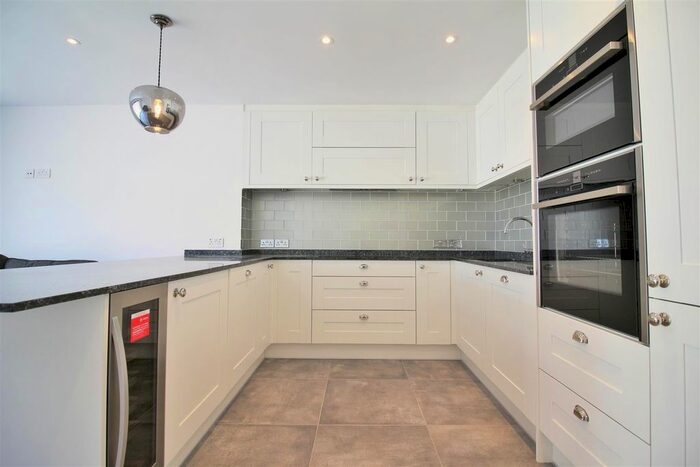 4 Bedroom Terraced House To Rent In Cragg Avenue, Radlett, Hertfordshire, WD7