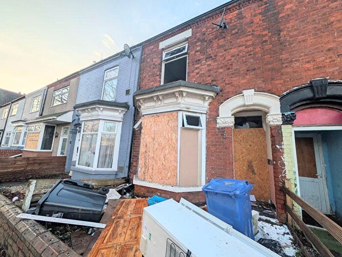 3 Bedroom Terraced House For Sale In Highfield Avenue, Grimsby, DN32