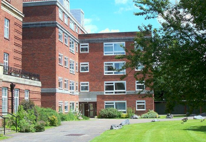 2 Bedroom Property To Rent In Woodstock Close, OX2