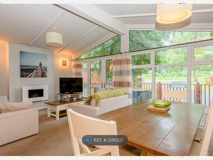 2 Bedroom Mobile/park Home To Rent In Bacton Road, North Walsham, NR28