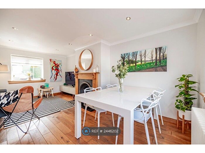 3 Bedroom Terraced House To Rent In Ivanhoe Road, Aberdeen, AB10